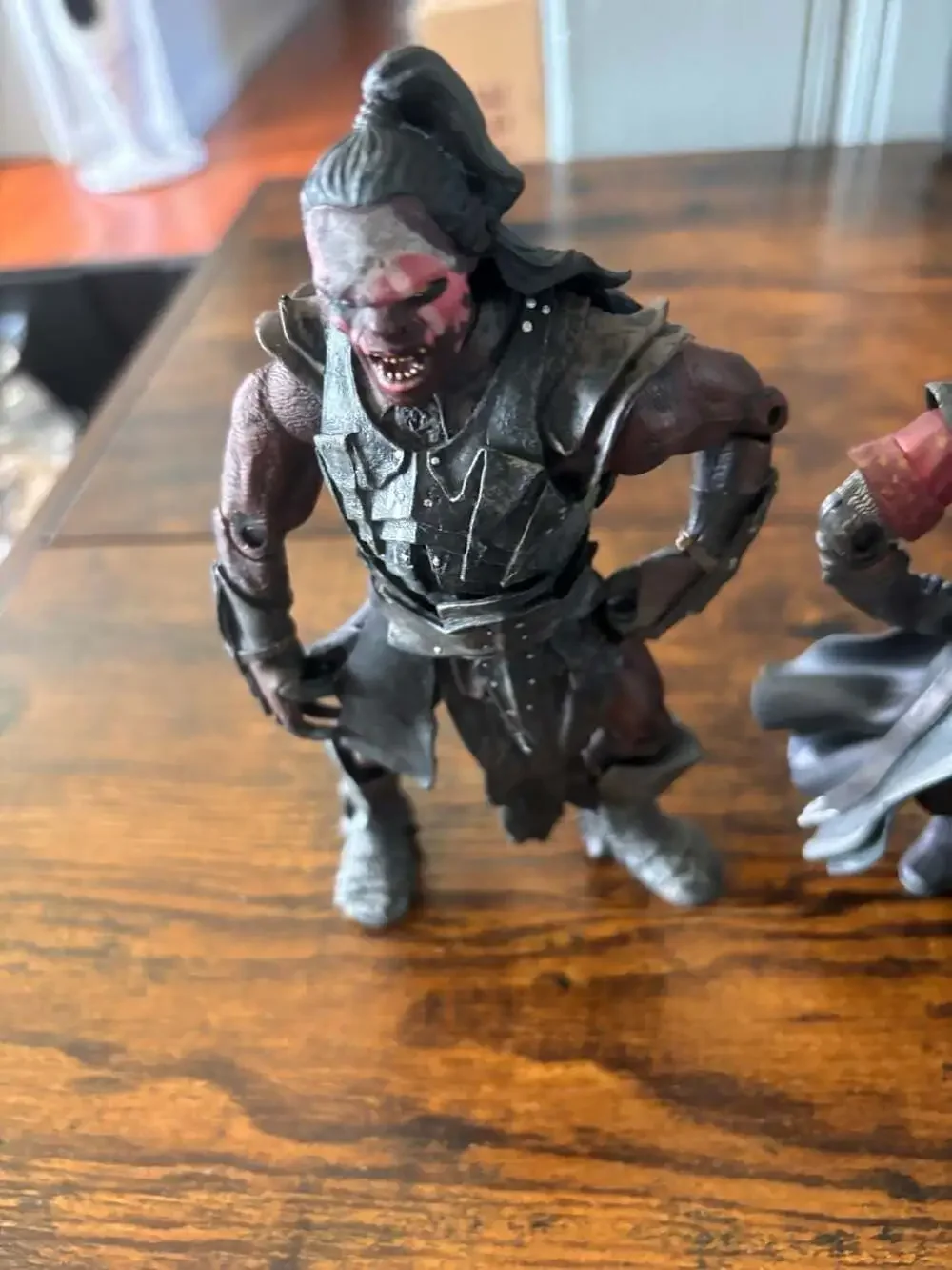 ToyBiz Lord of the Rings Aragorn and Uruk-Hai Lurtz 7-Inch Action Figures Lot